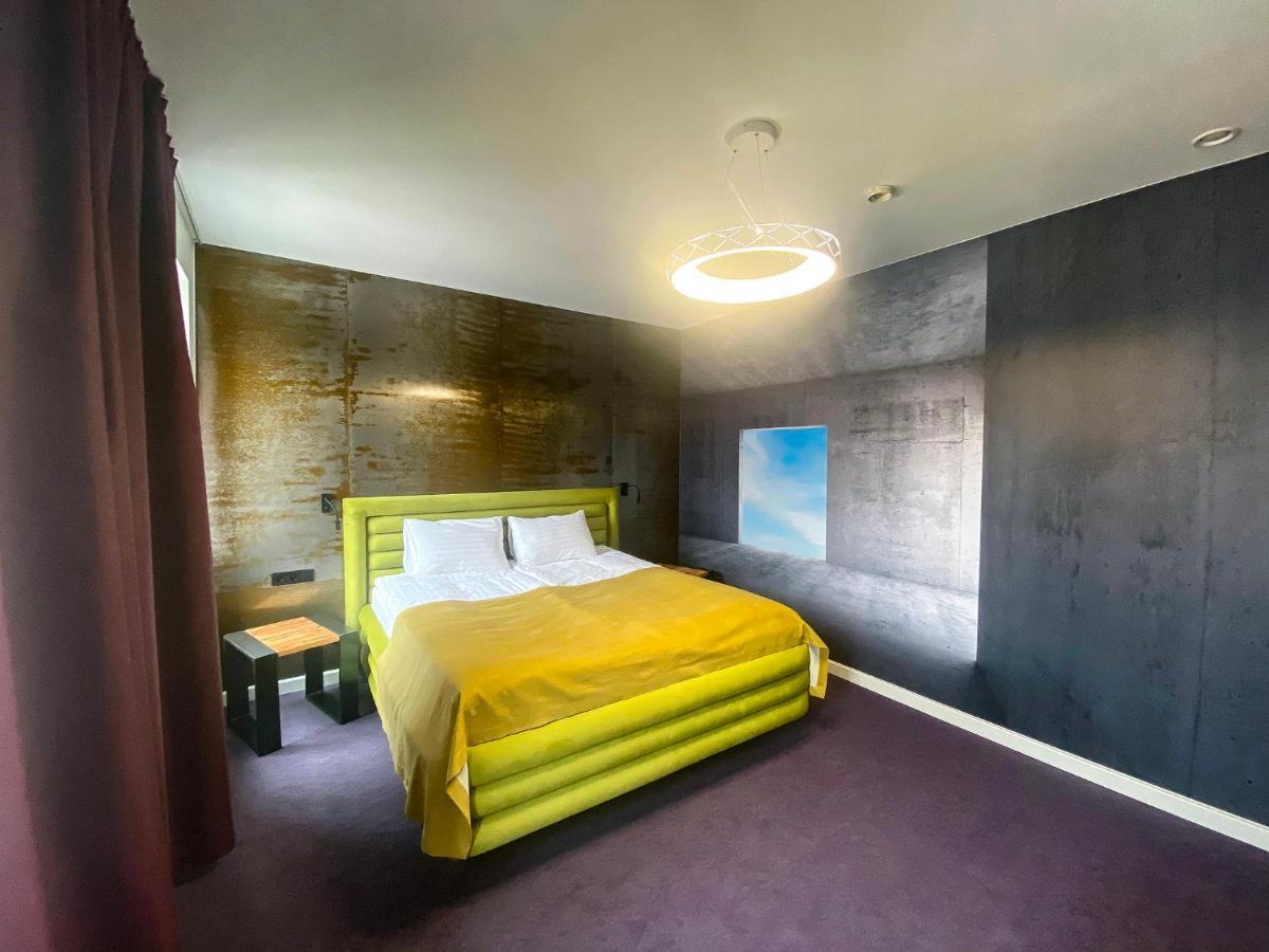 Hotel Metropol à Śrem Extérieur photo