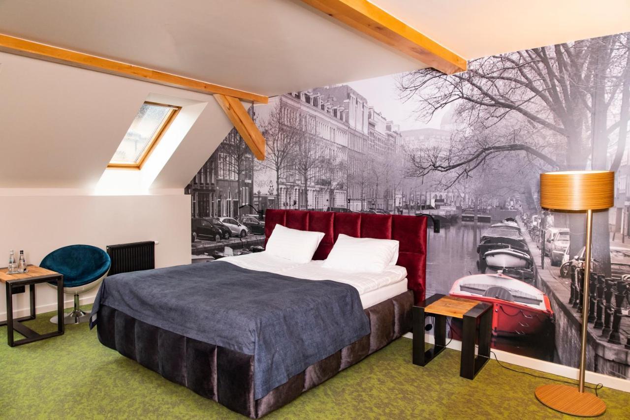 Hotel Metropol à Śrem Extérieur photo