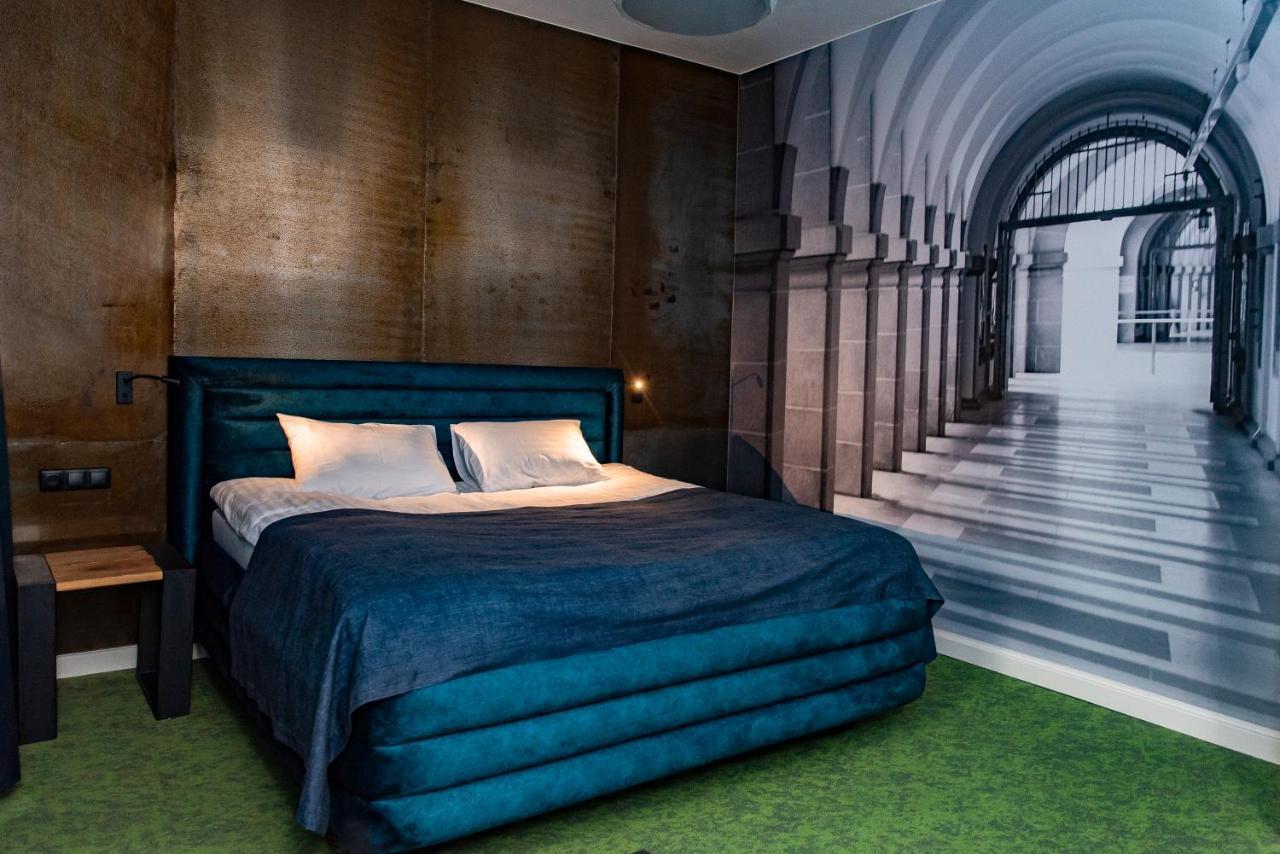Hotel Metropol à Śrem Extérieur photo
