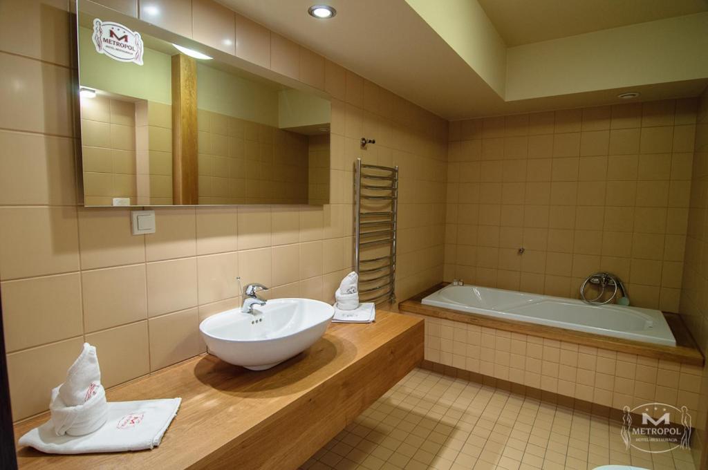 Hotel Metropol à Śrem Chambre photo