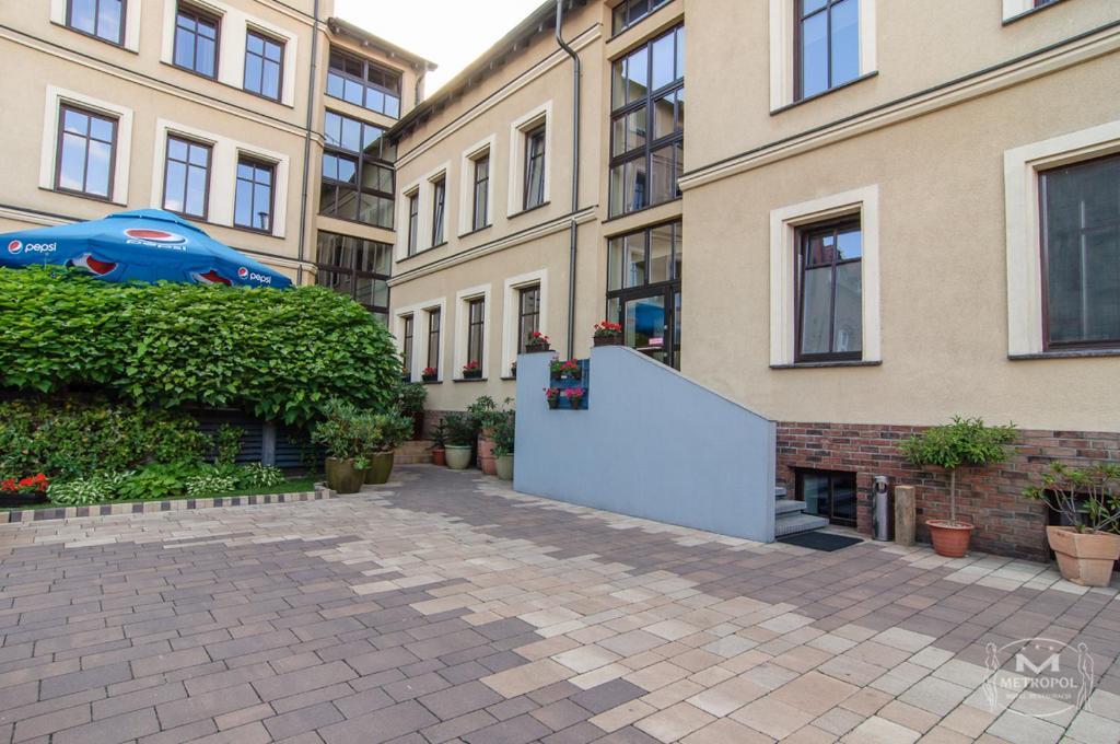 Hotel Metropol à Śrem Extérieur photo